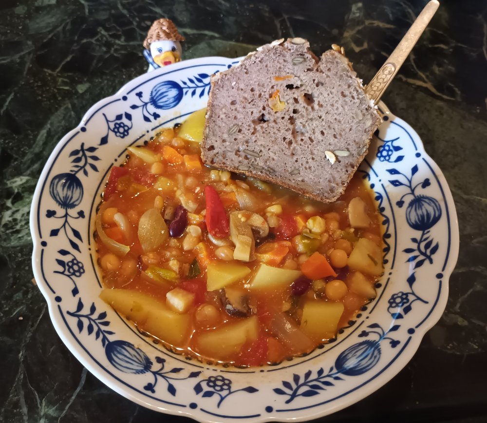 Chilibrot und Chili Erbseneintopf 20230320_181630.jpg