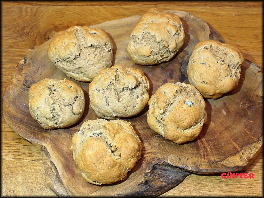 Selbstgemachte Brötchen_.jpg