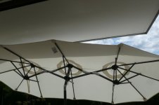 Doppelsonnenschirm, 23.04.2025, 13.39 Uhr.jpg