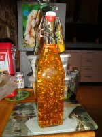 Frisch angesetztes Chiliöl, 27.10.2025, 11.23 Uhr.jpg