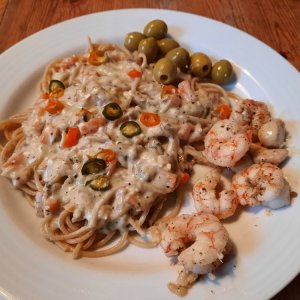 Spaghetti mit Fetasoße und Knobi.jpg