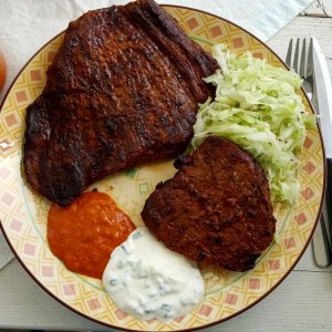 Rinder Flank Steak und Rinder Filet Steak mit Krautsalat, Tzatziki und meiner Red Savina Senfsoße