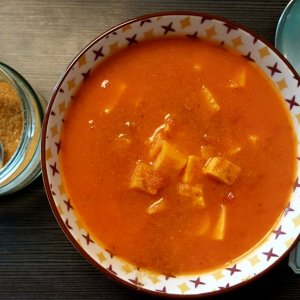 Süßkartoffel-Kokos-Tomaten Suppe