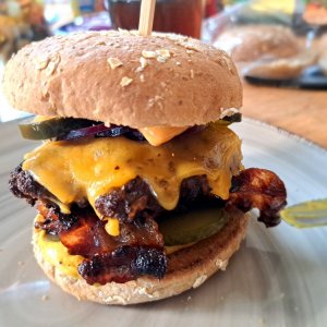 Burger 310323 02.jpg