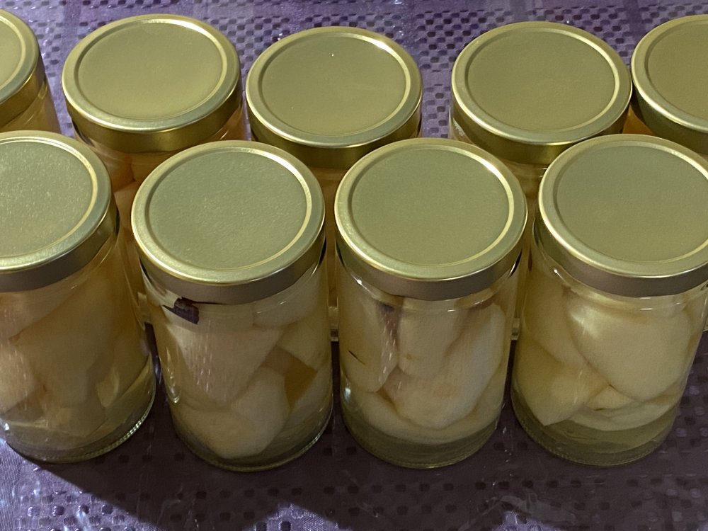 Eingekochte Birnen