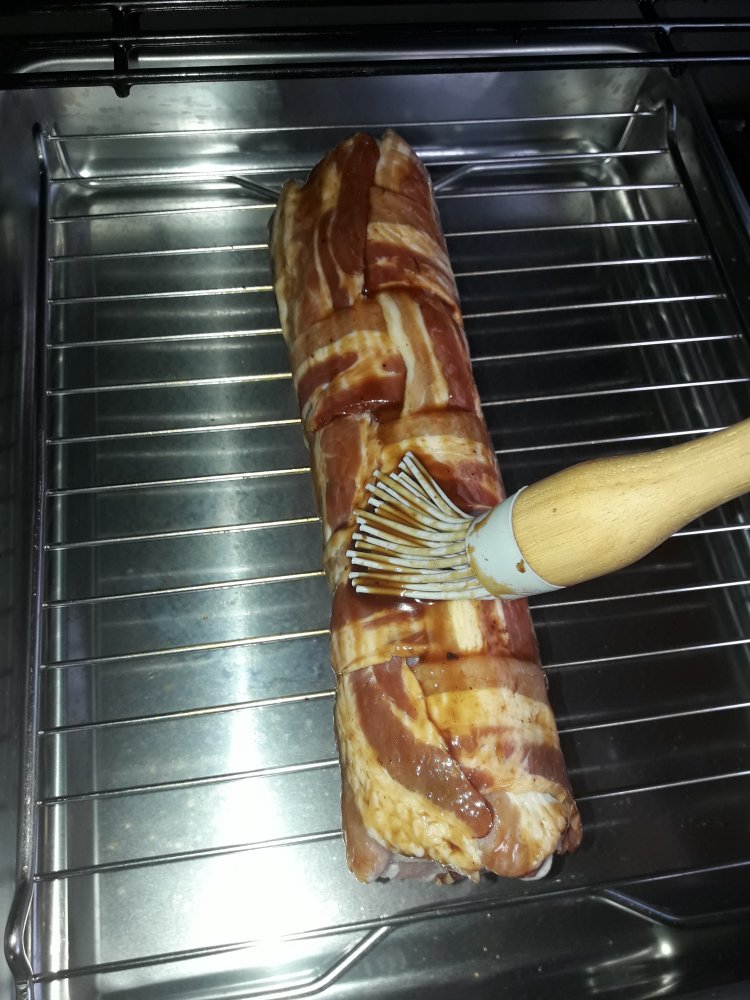 Einpinseln mit BBQ Sauce