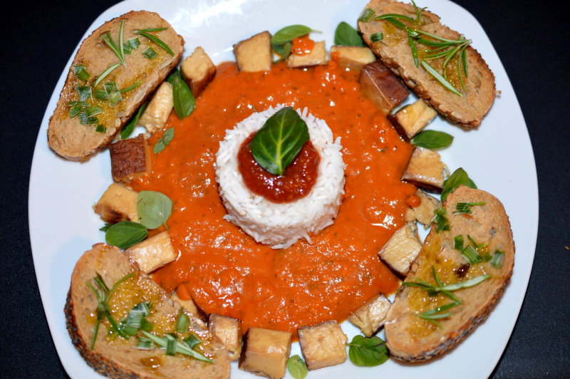 Malai Curry Mit Tofu Und Knobibrot