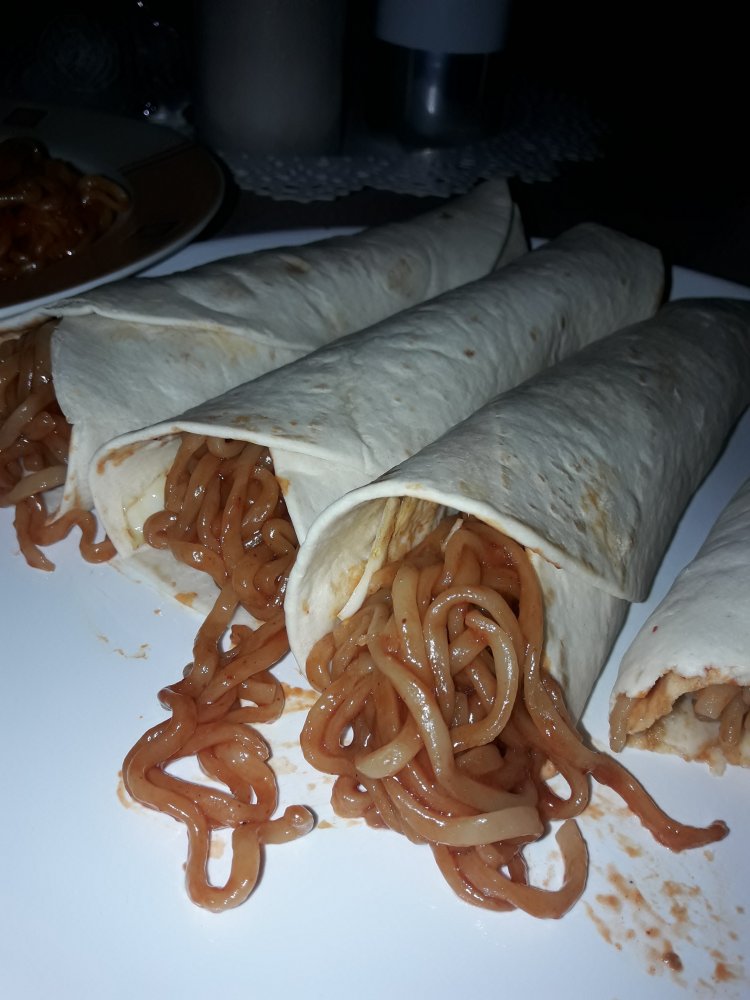 Samyang Hot Chicken Wraps