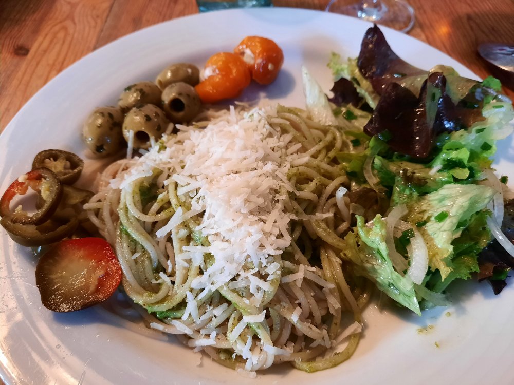 Spaghetti mit Bärlauchpesto.jpg