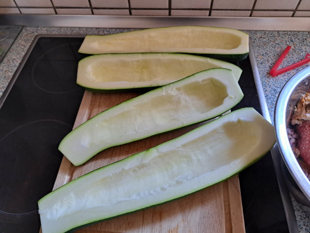 Zucchini 230724 03.jpg